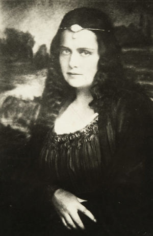 Hanna Granfelt Max von Schillingsin oopperassa Mona Lisa, joka oli hänen rakkain roolinsa. Oopperalaulaja Hanna Granfelt Max von Schillingsin oopperassa Mona Lisa.
