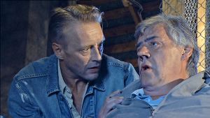 Risto Nurmi (Ilkka Heiskanen) ja Mauri Alho (Aake Kalliala) Kotikadun näyttelijöitä.