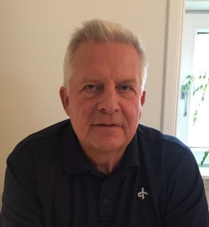 Lennart Berglund är ordförande för Stiftelsen Estoniaoffren och Anhöriga SEA i Sverige. Bild på Lennart Berglund.