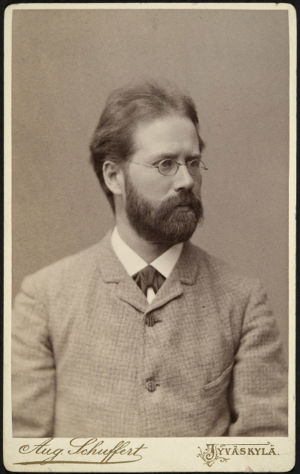 Pekka Hannikainen noin vuonna 1890 asetuttuaan Jyväskylään. P.J. Hannikainen Jyväskylässä noin 1890.