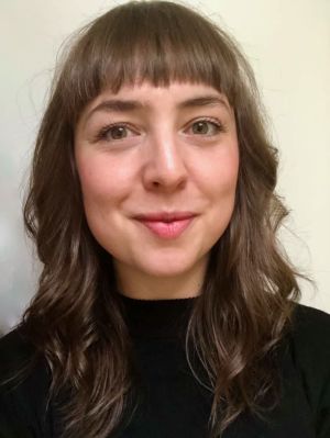 Matilda Torstensson Wulf har skrivit en avhandling om den litterära dialogen mellan Märta och Henrik Tikkanen. Litteraturforskaren Matilda Torstensson Wulf.