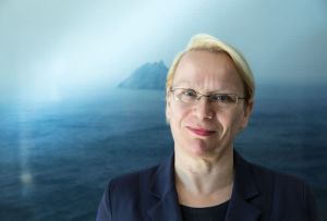 Maria Hirvi-Ijäs är specialforskare på det kulturpolitiska forskningscentret Cupore. En blond leende kvinna.