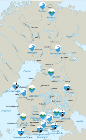 Suomen kartta ja erilaisia symbolia jokien ja järvien päällä. 