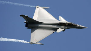 Försvarssamarbetet med Frankrike kan ha följder då Finland ska köpa nya jaktplan under nästa regering, då franska Dassault är en möjlig leverantör. dassault rafale