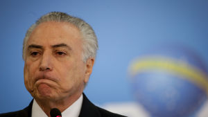 President Michel Temer har dragits in i en ny mutskandal knappt ett år efter att hans föregångare Dilma Roussef avsattes President Michel Temer anklagas också för att vara inblandad i den enorma muthärvan kirng oljejätten Petrobras. Vicepresidenten Temer är tillfälig president på grund av riksrättsprocessen mot president Dilma Rousseff