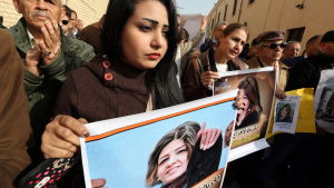 Demonstranterna krävde att Afrak Shawqi friges och att regeringen utreder vem som rövade bort henne Demonstranter drog ut på gatorna i Bagdad förra veckan efter att Afrak Shawqi hade kidnappats