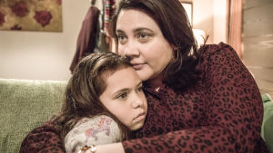 Kat (Siria Kickett)ja Leonie (Shari Sebbens). Australialainen draamasarja tornitalon värikkäistä asukkaista.