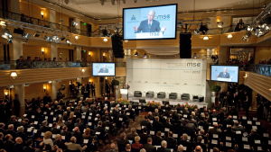 Konferensen hålls på hotellet Bayerischer Hof. Säkerhetskonferens i München på hotellet Bayerischer Hof.