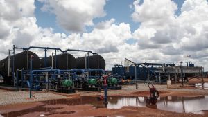 Maduros och socialistpartiets popularitet bygger till mycket på sociala program som finansierats med oljepengar. En oljefabrik i Venezuela.