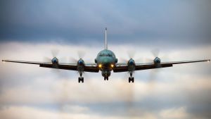 Det syriska luftvärnet sköt ner ett ryskt militärplan av typen IL-20 av misstag över Medelhavet Ryskt militärplan av modellen IL-20M (Ilyushin 20m)