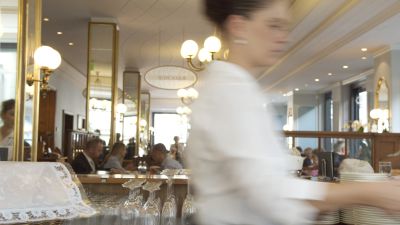 Ung anonym arbetstagare i Tyskland