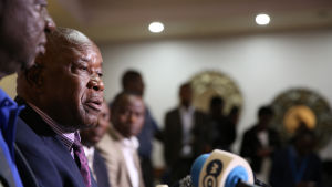 Ordföranden för Zimbabwes krigsveteraner Christopher Mutsvangwa under en presskonferens i Harare den 20 november 2017. Ordföranden för Zimbabwes krigsveteraner Christopher Mutsvangwa under en presskonferens i Harare den 20 november 2017.