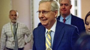 Senator Mitch McConnell har haft stora problem med att få tillräckligt många senatorer att stöda hans sjukförsäkringsreform. Den amerikanska politikern Mitch McConnell.