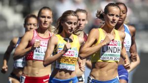 Lindh får springa final trots allt. Lovisa Lindh löper 800 meter.