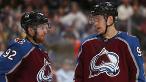 Gabriel Landeskog och Mikko Rantanen är två av Colorados viktigaste spelare. Gabriel Landeskog och Mikko Rantanen i NHL.
