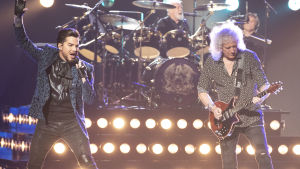 Adam Lambert och Queen sätter fart på publiken. Adam Lambert och Queen rockar loss på Oscarsgalan 2019.