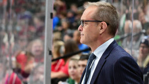Winnipeg-tränaren Paul Maurice Winnipeg-tränaren Paul Maurice i spelarbåset.