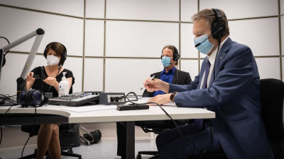 Politiikkaradion vieraat Outi Alanko-Kahiluoto, Juho Eerola ja Ilkka Kanerva