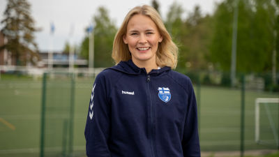Porträttbild på Ellen Voutilainen.