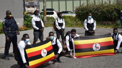 Medlemmar av Ugandas OS-lag till Tokyo på foto.