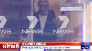 Den misstänkta gärningsmannen Den misstänkta gärningsmannen filmad av en australisk tv-kanal i Sydney.