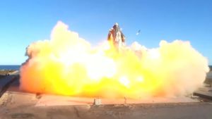 "Mars, här kommer vi", skrev SpaceX grundare Elon Musk på Twitter. Nå, kanske inte riktigt ännu. Starship-prototypen SN8 exploderade i ett eldhav i samband med landningen på den SpaceX-ägda uppskjutningsplatsen i Boca Chica, Texas.