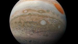 Jupiterin vöitä ja vyöhykkeitä Junon kuvaamana 12. helmikuuta 2019.