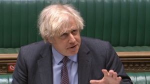 Storbritanniens premiärminister Boris Johnson informerade om hur coronarestriktionerna ska hävas. Den åttonde mars är det dags för den första fasen i en fyrastegsplanoch då kan kan till exempel skoleleverna återgå till närundervisning. Storbritanniens premiärminister Boris Johnson.
