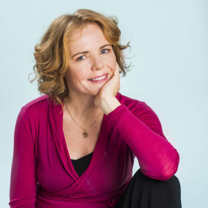 Ellen Engvall är barnmorska och lärare i medicinsk yoga. Ellen Engvall är barnmorska och instruktör i medicinsk yoga.