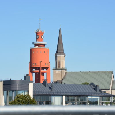 Hangö kyrka och vattentorn.