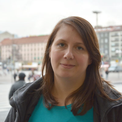 Carmela Johansson i närbild.