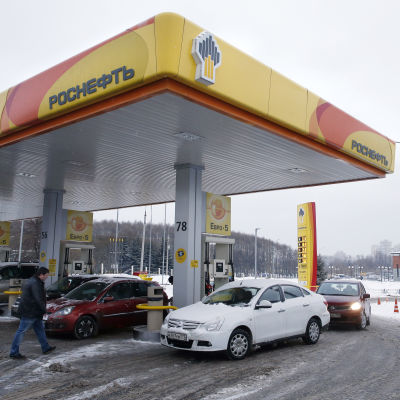 En av Rosnefts bensinstationer i Moskva.