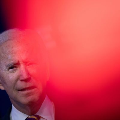 Joe Biden: Donald Trumpin hallinto ei saa pidettyä koronarokotuksia aikataulussa