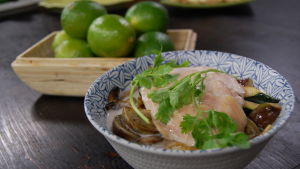 Portion med thailändsk kycklingsoppa