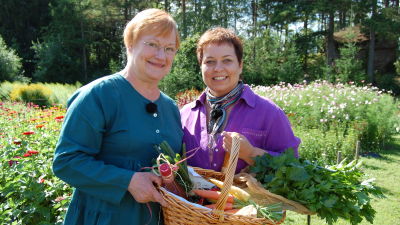 Finlands president Tarja Halonen tillsammans med redaktören Elisabeth Morney på Gullranda.