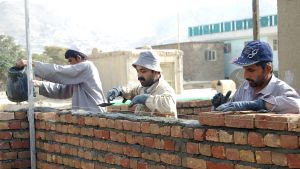 Återuppbyggnad i Kabul. Nästan en tredjedel av Migris asylbeslut 2018 var negativa, då avvisas den asylsökande till sitt ursprungsland. Återuppbyggnad i Kabul, Afghanistan
