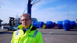 Teijo Seppelin, t.f. vd för hamnen i Vasa Teijo Seppelin, hamnkapten i Vasa.