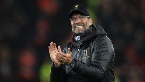 Jürgen Klopp kunde inte sluta le efter segern. Jürgen Klopp på gott humör.