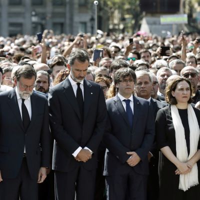 Tyst minut för offren i Barcelona. 