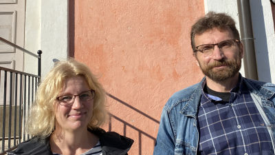 Mikaela Kokko och Jyrki Kaarila, biträdande rektor och rektor vid Nummela skola i Vichtis.