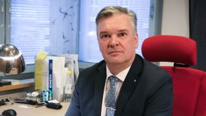 I dag kom det fram sådana saker som gör det möjligt att hitta en lösning, säger Sauli Väntti på Elektrikerförbundet. Sähköliiton puheenjohtaja Sauli Väntti.