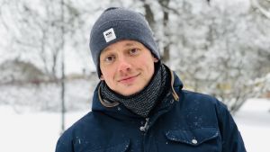 Kaj Korkea-aho gör podden Ted & Kaj tillsammans med barndomsvännen Ted Forsström. Kaj Korkea-aho