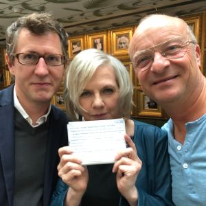 Liselott Forsman flankerad av Jonas Gardell och Dominic Schreiber i samband med Helsinki Script 2019.