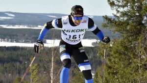 Iivo Niskanen bjöd på ett avgörande ryck direkt. Iivo Niskanen vann 15 kilometersloppet på fredag.