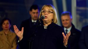 Tsetska Tsacheva anses vara väst- och EU-orienterad Det styrande partiets kandidat, parlamentets talman Tsetska Tsacheva är förhandsfavoriti i presidentvalet första omgång men förutspås förlora en andra omgång.