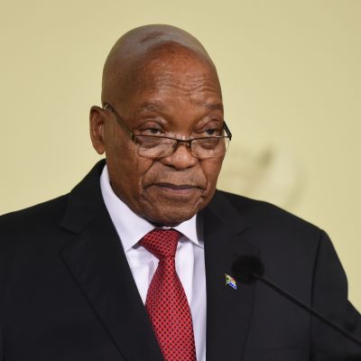 Den korruptionsanklagade Jacob Zuma avgick på tisdag efter hårda, långvariga påtryckningar från ANC