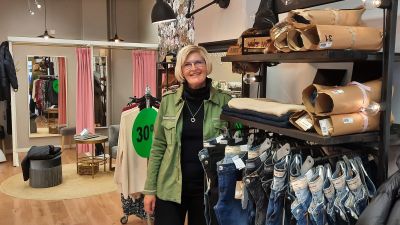 Anna Nordberg-Henttala i sin klädbutik i Borgå.
