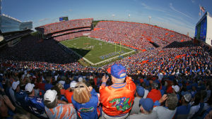 Florida Gators genomsnittliga publiksiffra säsongen 2017: 86,715. Publik under Florida Gators-match.