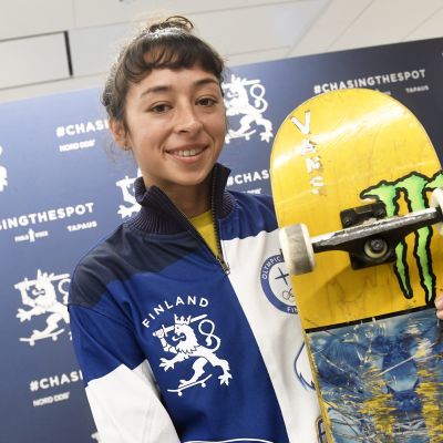 Lizzie Armanto representerar Finland i skateboarding.