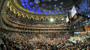 Promien viimeisen illan yleisöä Royal Albert Hallissa 2014